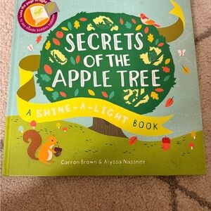 Usborne Secrets of the Apple Tree Book